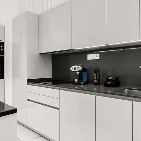 7 Luxury By Karat Apartman