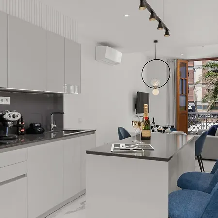 7 Luxury By Karat Apartment